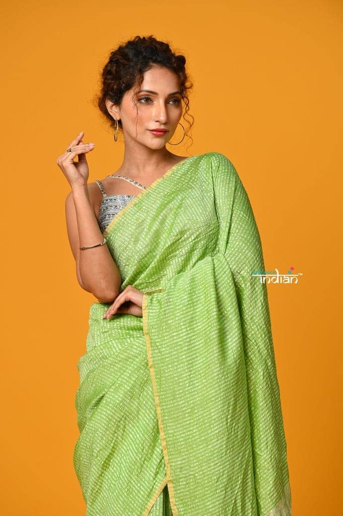 Param Sundari ~ Golden Earth ~ Munga Silk Saree in Fern Green with Subtle Stripes view 5