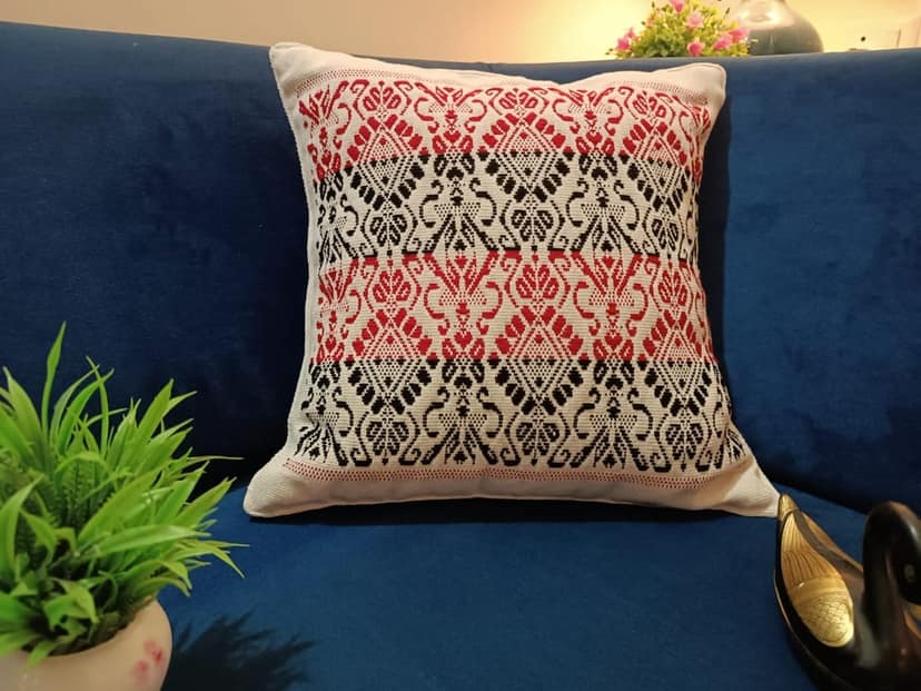 Luxury Hand Embroidered Decorative Throw Pillow Cover With Insert