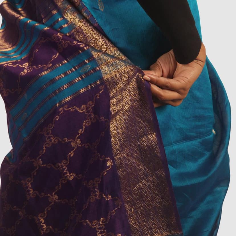 Regal Teal Maheshwari Silk Cotton Handloom Saree with Royal Purple Pallu and Gold Zari view 9