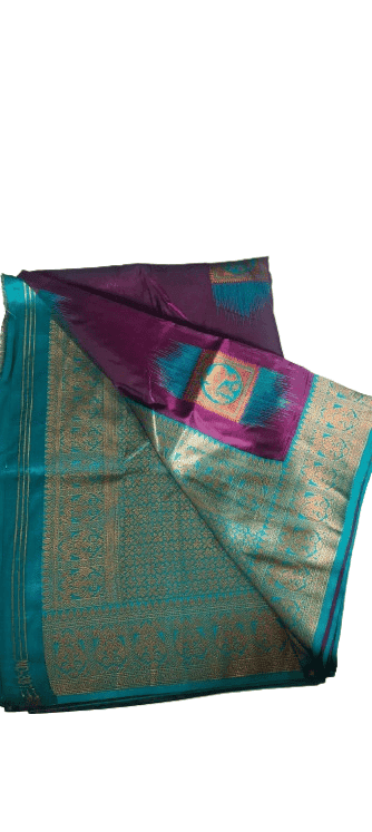 Golden Zari Border with combined blouse view 3