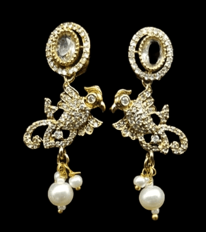 Gold-plated pearl and kundan choker necklace set with earrings view 2