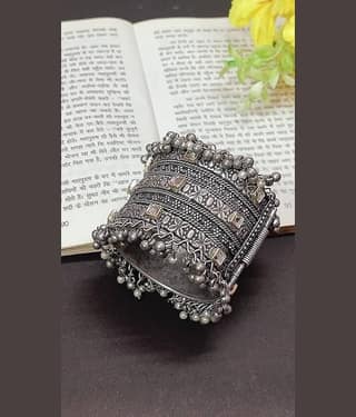 Samridhi DC Silver Cuff ( Pack of 1 )