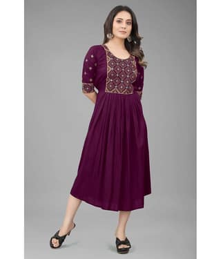 QPEEZ - Green Rayon Women's Nayra Kurti ( Pack of 1 )