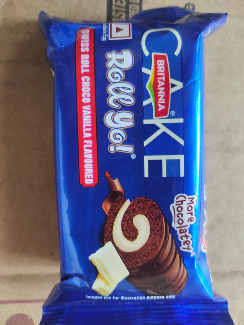 Britannia cake roll yo choco vanilla flavour