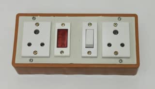 6A 2 Sockets (3 Pin Socket) & 1 Switch Extension Box with Indicator, 16A Plug & 10m Wire