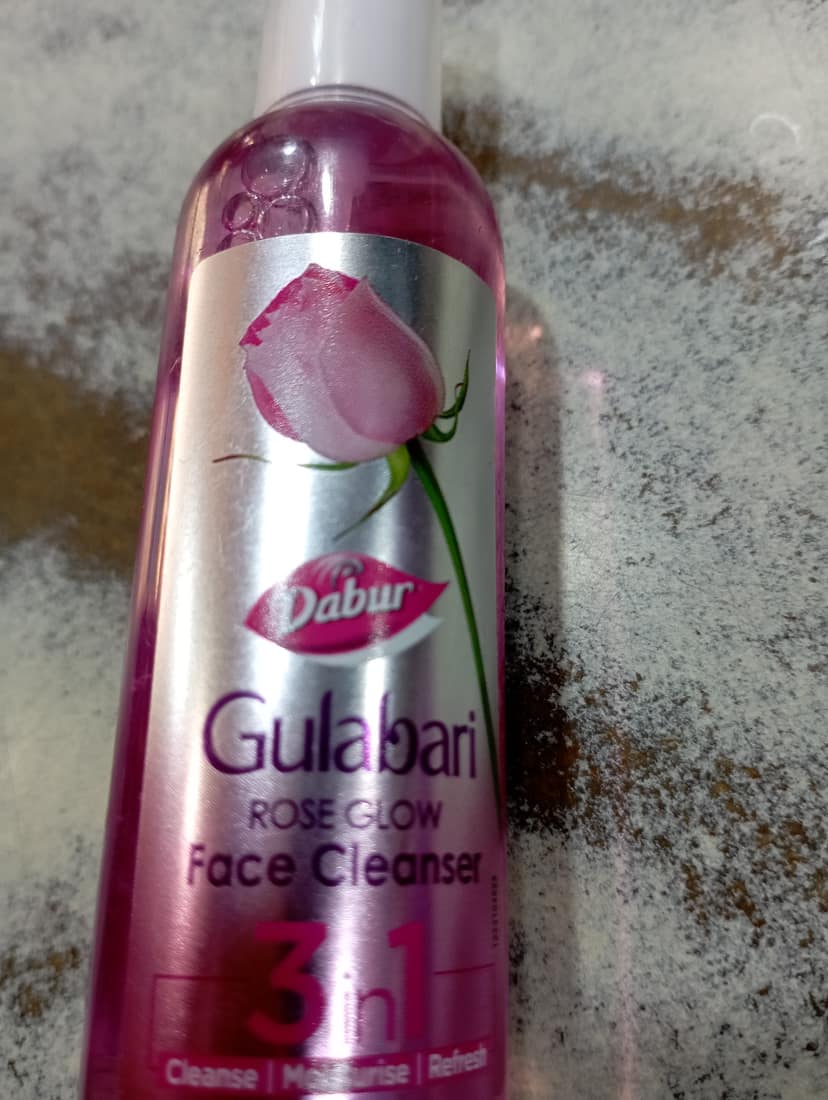 Dabur Gulabari Rose glow Face cleanser