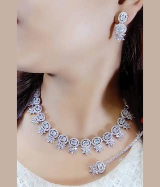 Ladymania Silver Alloy Necklace Set ( Pack of 1 )
