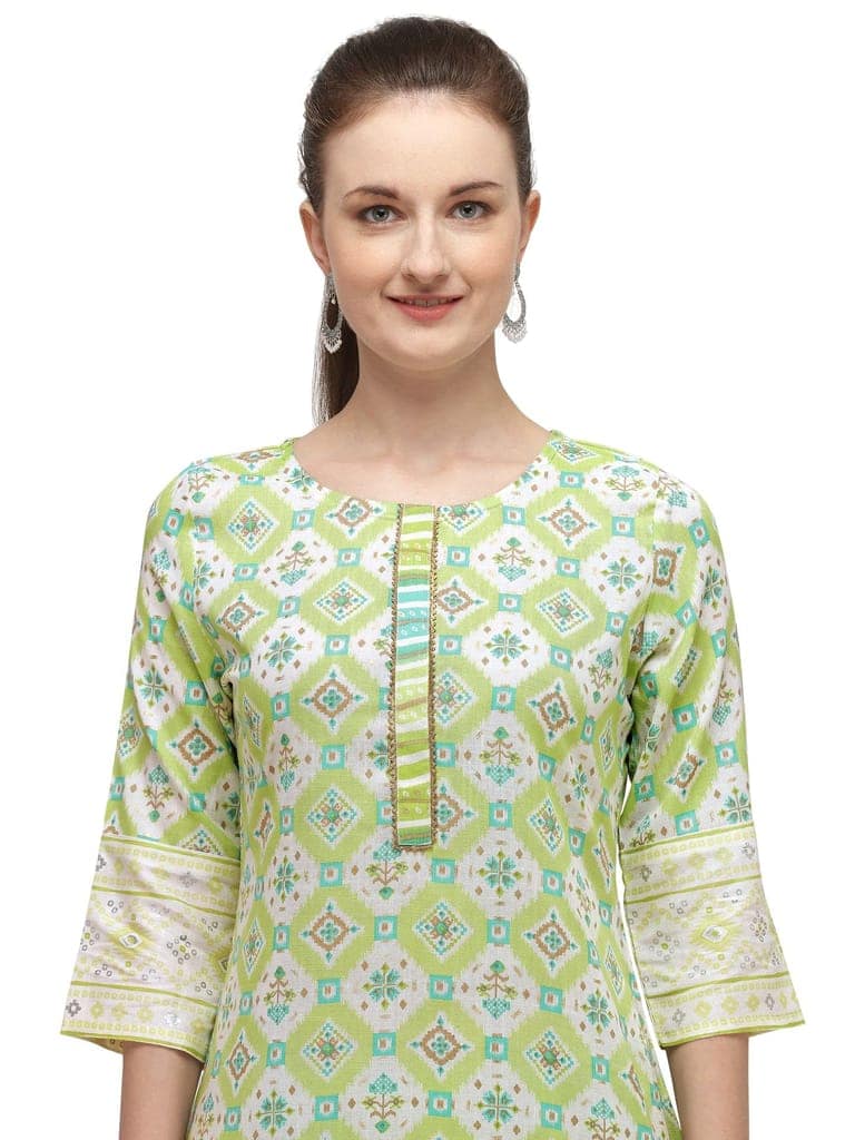 SHOPPING QUEEN Women Rayon Kurta Pant Set view 4