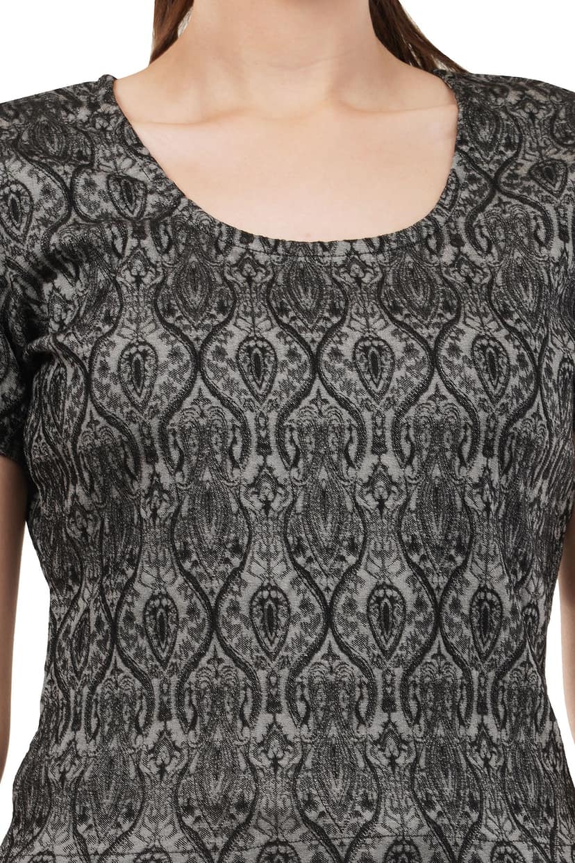 Women Textured Jacquared Top view 4
