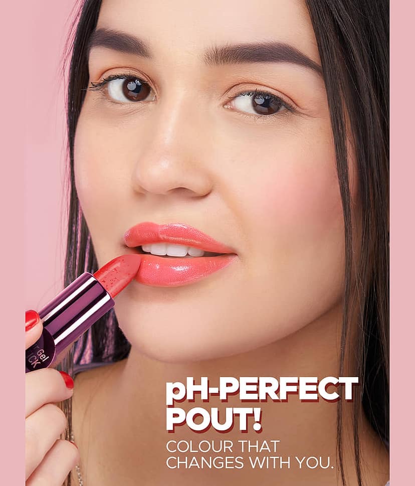 Hilary Rhoda Pink Velvet Lipstick 30 view 2