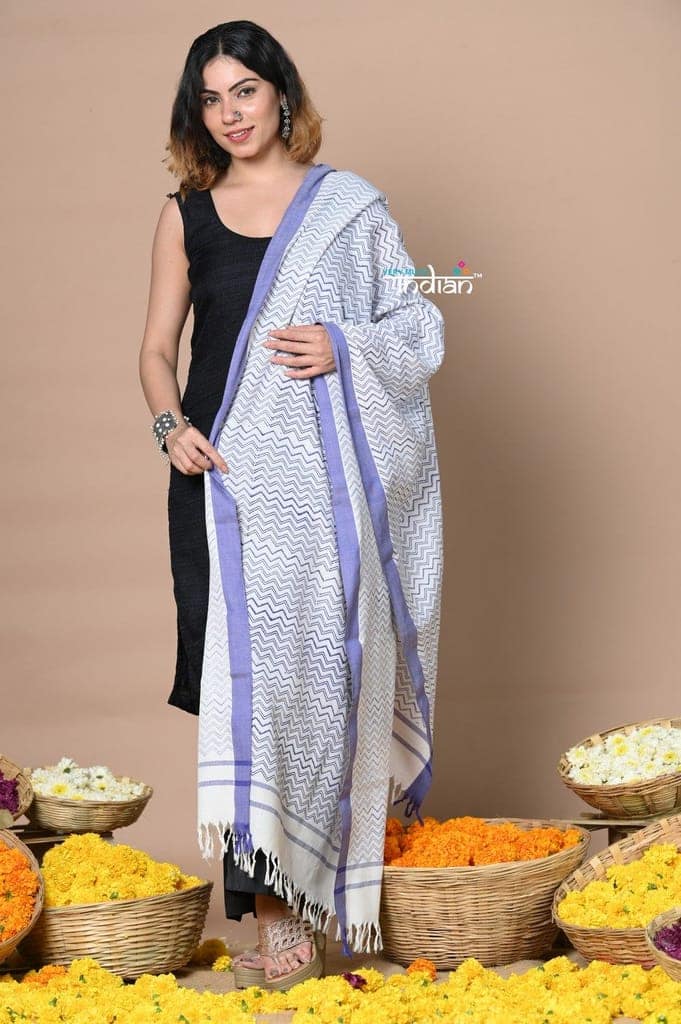 Rajsi~Handloom Pure Cotton Dupatta With Beautiful Handweave and Designer Tassels ~ Light Purple view 3