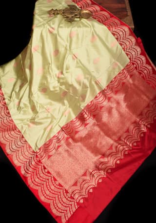 Dewy Green Banarasi Pure Katan Silk Saree with Scalloped Border in Red | SILK MARK CERTIFIED