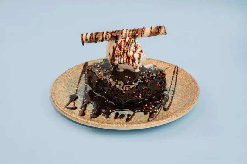Hot Chocolate Brownie With Icecream ( 1 Pcs - Must Try )