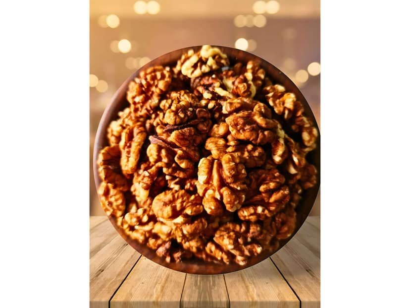 Valleys Premium Kashmiri Amber Walnut Kernels Vaccum Pack (AKHROT GIRI) - 800 Gram view 2