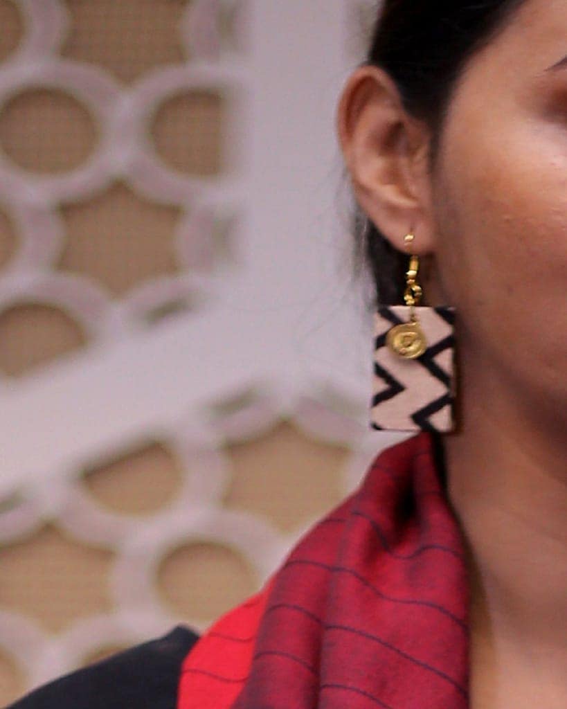 Cream Black Trendy Chyme Earring view 3