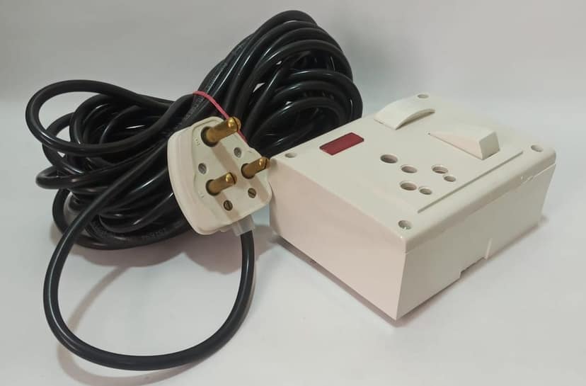 16A 1 Socket & 1 Switch Extension Box with Indicator, 16A Plug & 50 Meter Wire view 4
