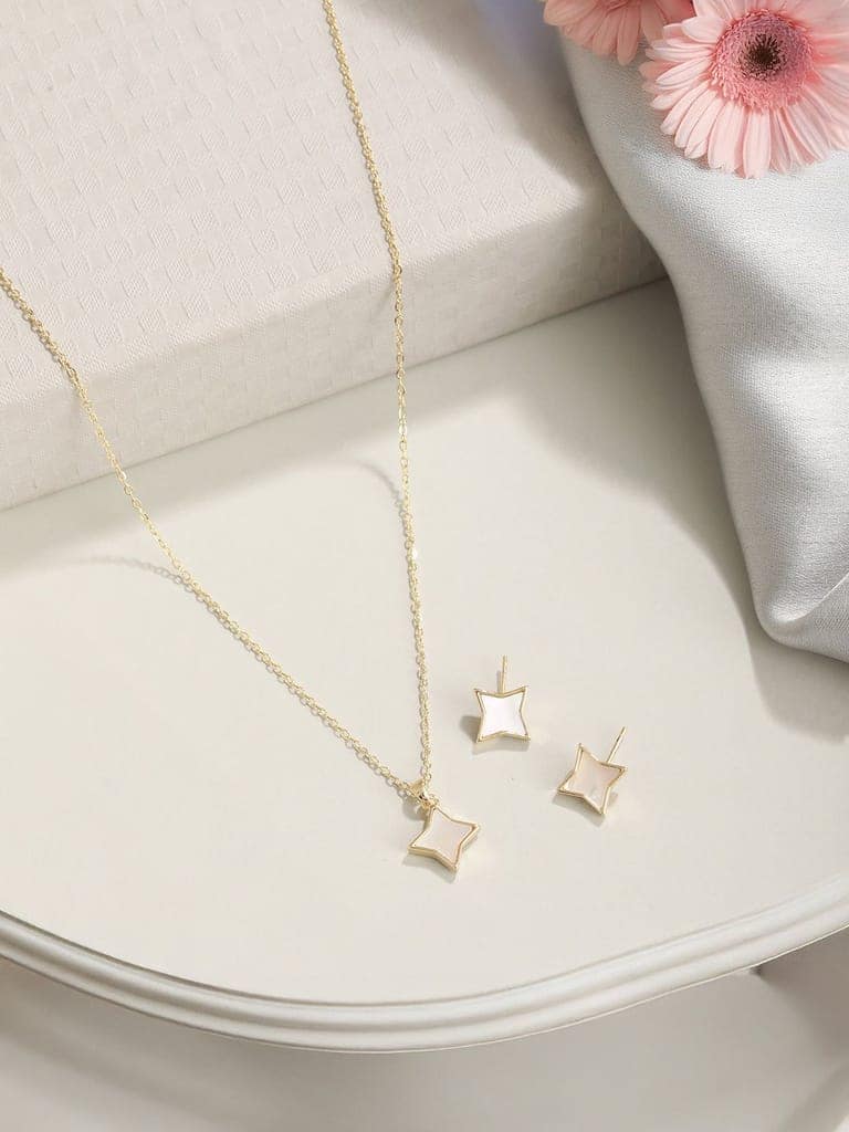 Anti-Tarnish Gold Toned Faux Pearl Star Shaped Minimal Pendant Jewellery Set view 3