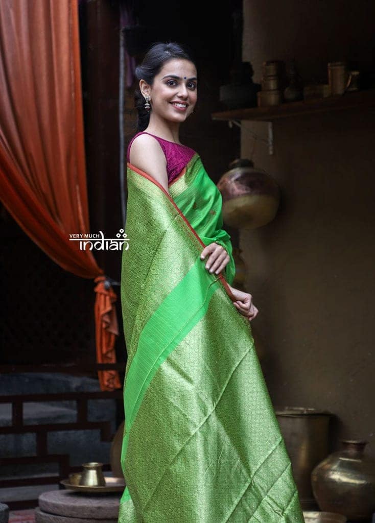Utsaav ~ Banarasi Pure Cotton Silk Chanderi Handloom in Perfect Fresh Green with Subtle Zari view 4