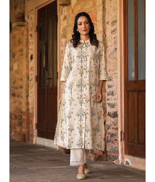 AMIRA'S INDIAN ETHNICWEAR Cotton Flex Printed Front Slit Women's Kurti - Beige ( Pack of 1 )