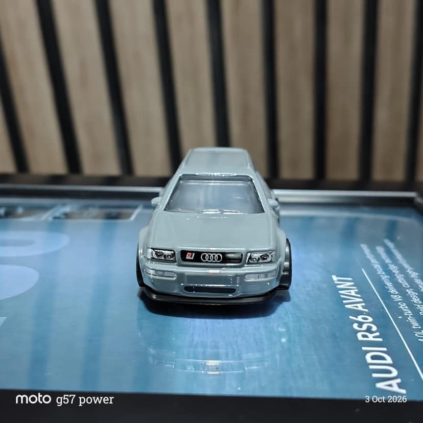 Audi RS6 Avant! Die Cast Car Frame view 3