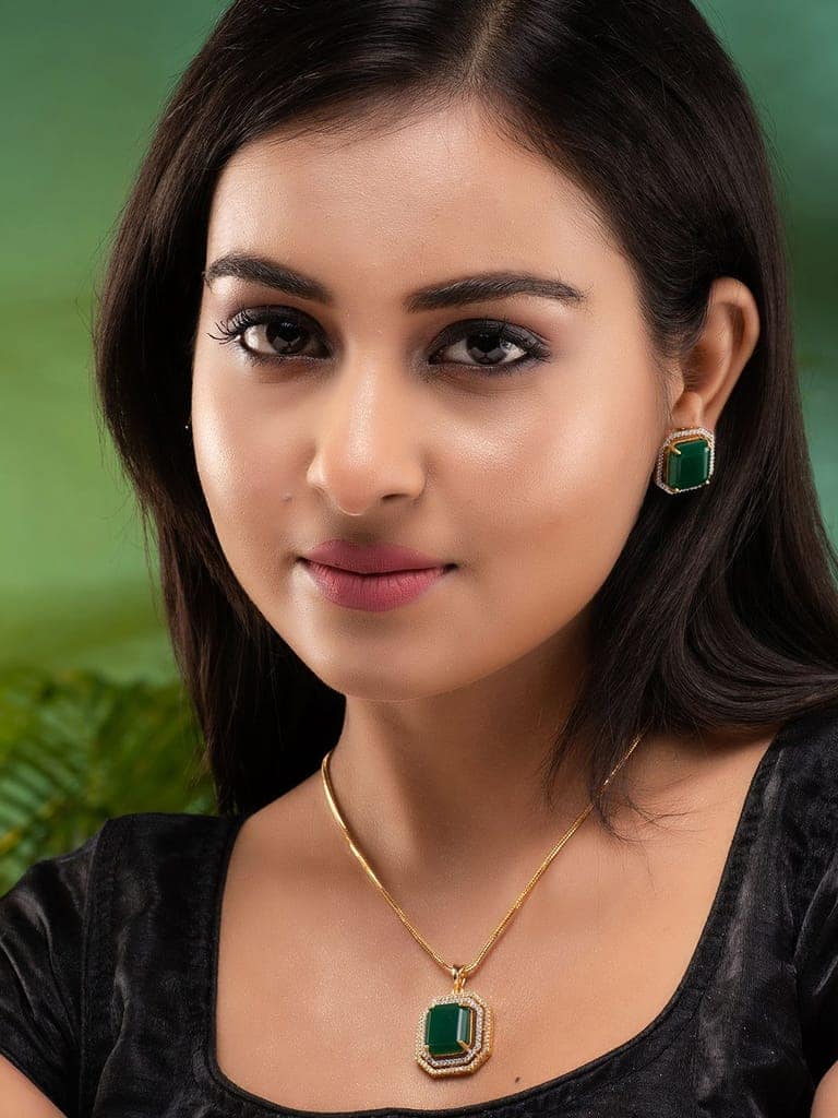 GoldPlated White & Green AD Studded Jewellery Set