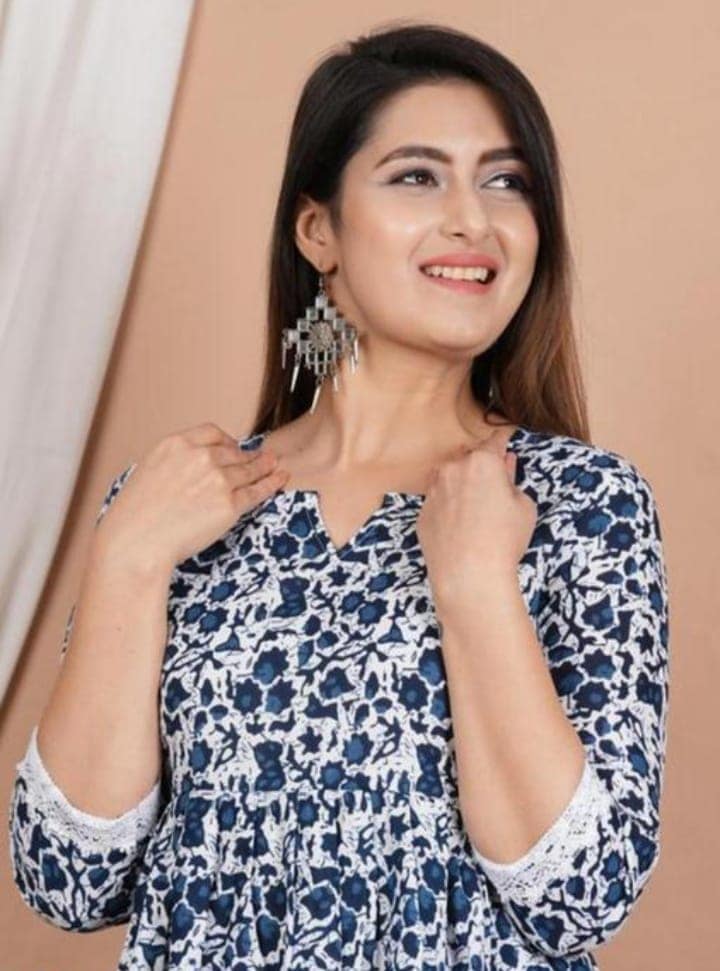 Women's Blue Floral Top view 3