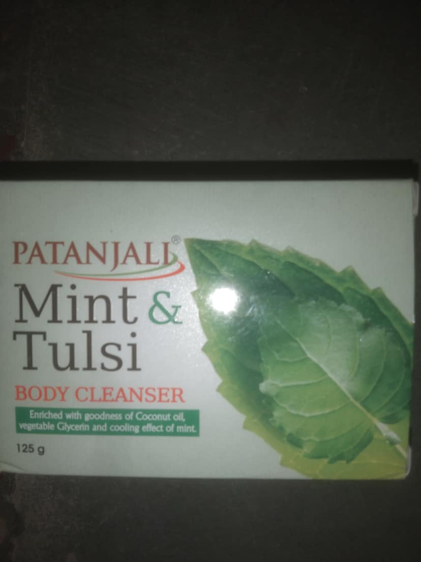 Patanjall Mint & Tulsi Body cleanser 125 g Vegetable glycerin and cooling effect of mint. Ensiched with goodness of coconut oil,
