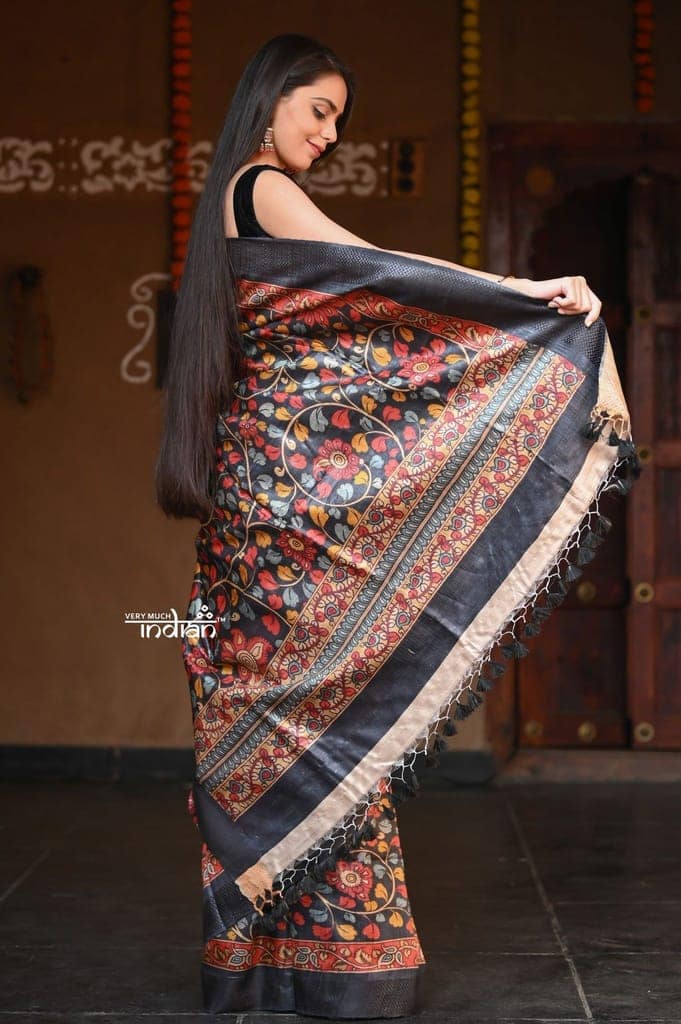 Raaga ~ Adequate Black Pure Handloom Desi Tussar Silk With Authentic Kalamkari Print view 4