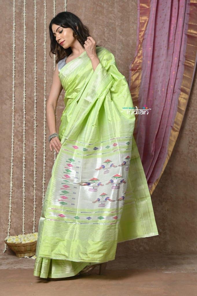Tyohaar ~ Exclusive! Handloom Pure Silk Paithani in with Most Traditional Double Pallu ~ Sealoam Green (By Government Certified Weavers) view 4