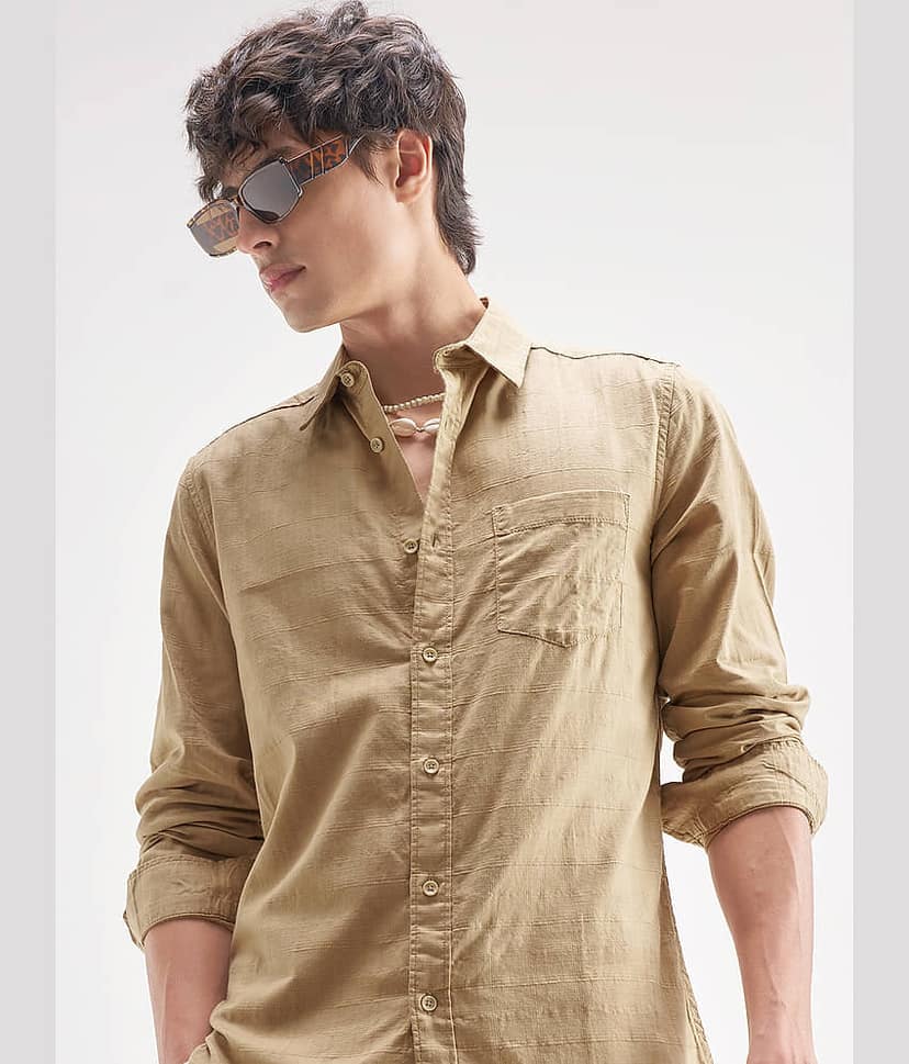 Highlander 100% Cotton Slim Fit Solids Full Sleeves Men's Casual Shirt - Beige ( Pack of 1 )