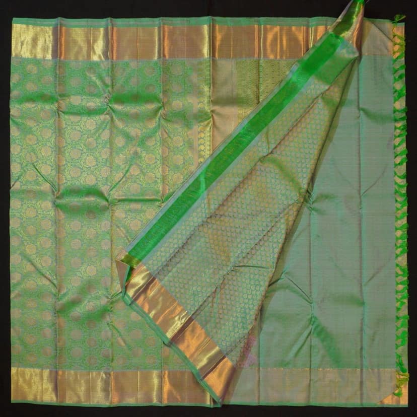 Dual-Shade Fern & Pickle Green Bridal Kanchipuram Handloom Silk Saree | Vivaaha Silks" view 5