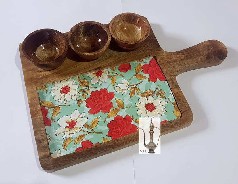 Sara Home Mango Wood Serving Chipdip/Dosa/Chees/Snacks Tray Printed Enamel Serving Platter with Handle Appetizer Plate Serving Platter With 3 Bowls
