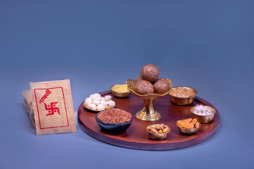 Desi Mitahara's 's Nachani Ladoo - Made with Ragi, Jaggery & Cow Ghee - Traditional Indian Sweet - Healthy, Nutritious Snack - 480g Pack - No Artificial Colours - Suitable for All Ages view 4