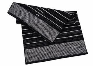 Kuzey double-sided with identical or complementary patterns.