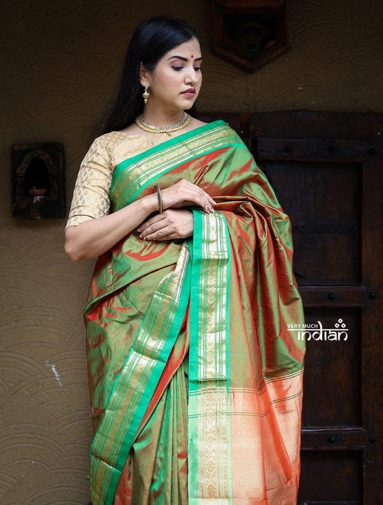 Utsaav ~ Traditional Handloom Pure Silk Jijamata Paithani in Dual Tone Green and Red view 5