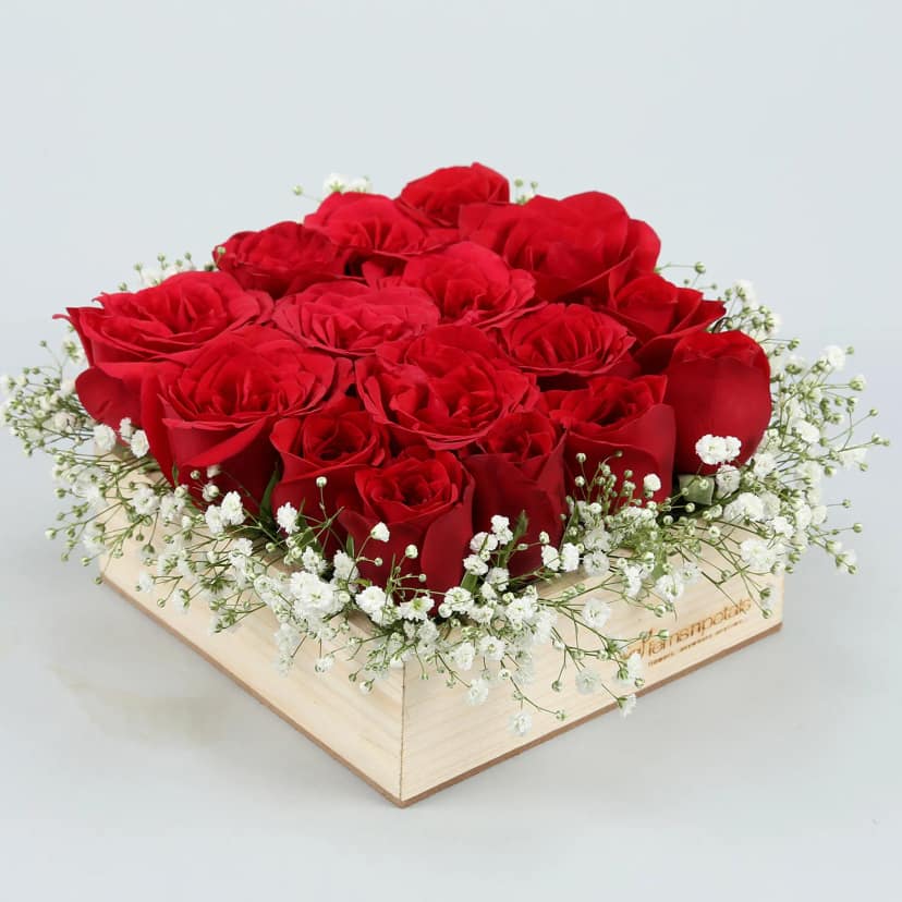16 Red Roses Arrangement In Wooden Base For Valentine's Day Gift