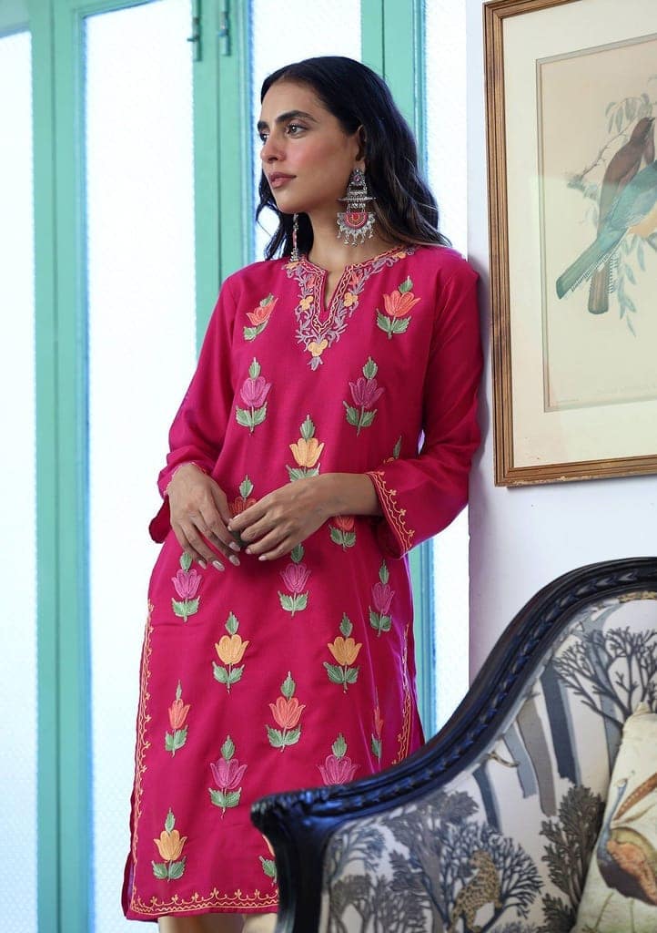 HOC Crafts Aari Embroidered Cotton Solid Women's Long Kurta - Pink view 3