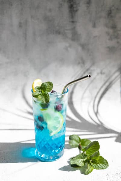 Blue curacao mojito