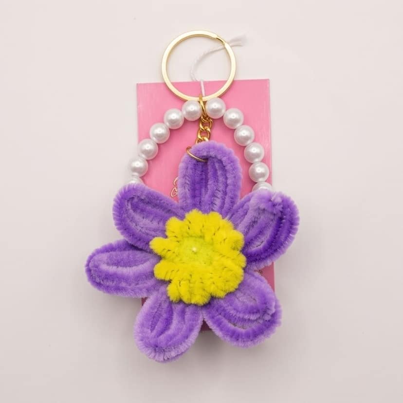 Artisanal Pipe Cleaner Flower Keychain with Faux Pearls (Violet)