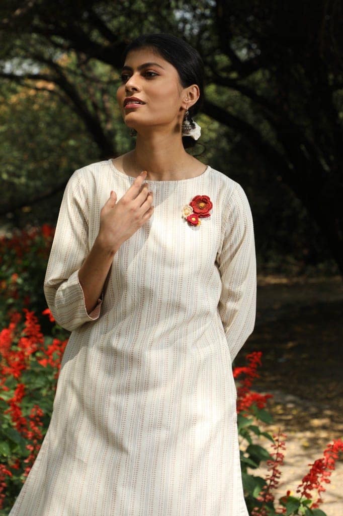 Arka Cotton Off-White Three Quarter Sleeve Straight Kurta view 5