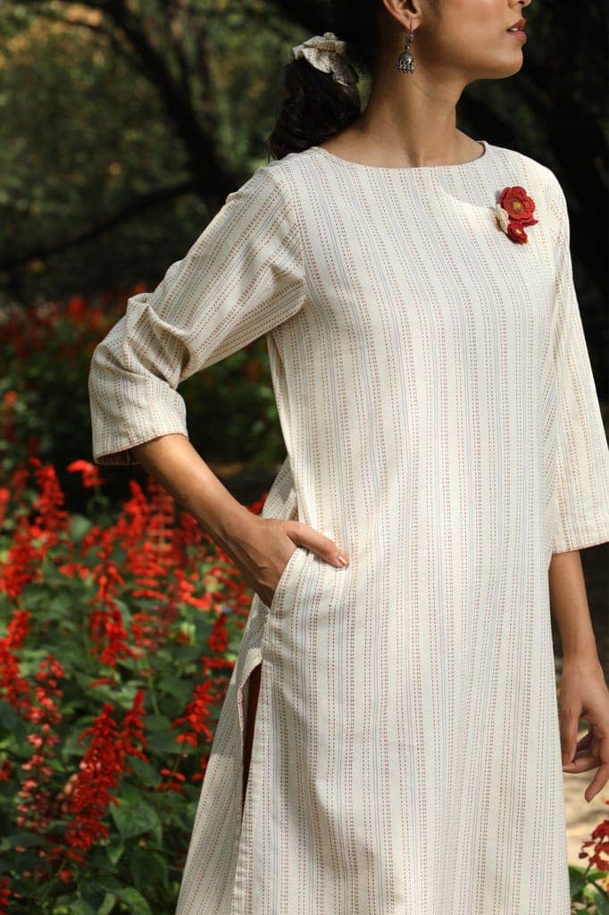 Arka Cotton Off-White Three Quarter Sleeve Straight Kurta view 6