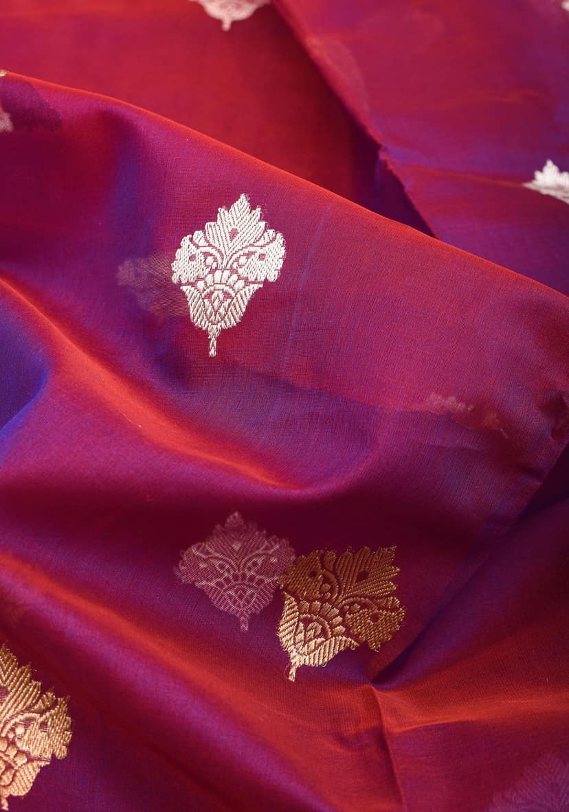 Pure Banarasi Kora Silk Saree in Dual Tone Purple Red with Golden Borders | SILK MARK CERTIFIED view 7