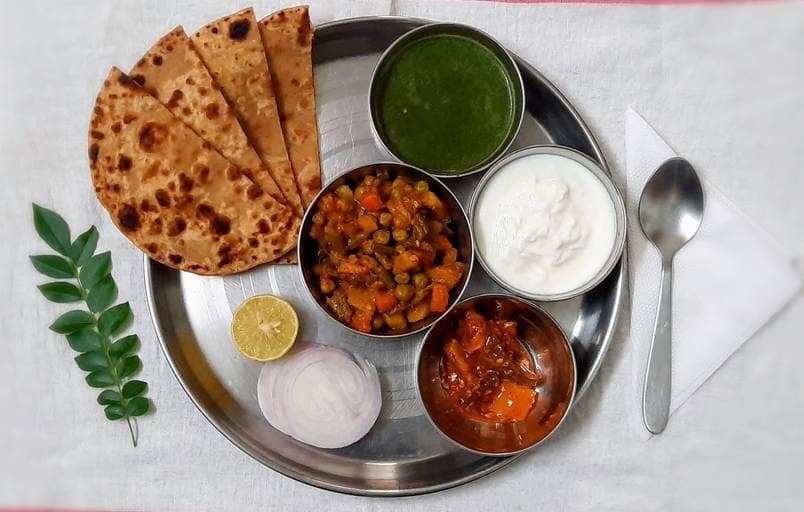 Paratha[2 Pieces] And Sabzi Ki Veg Thali