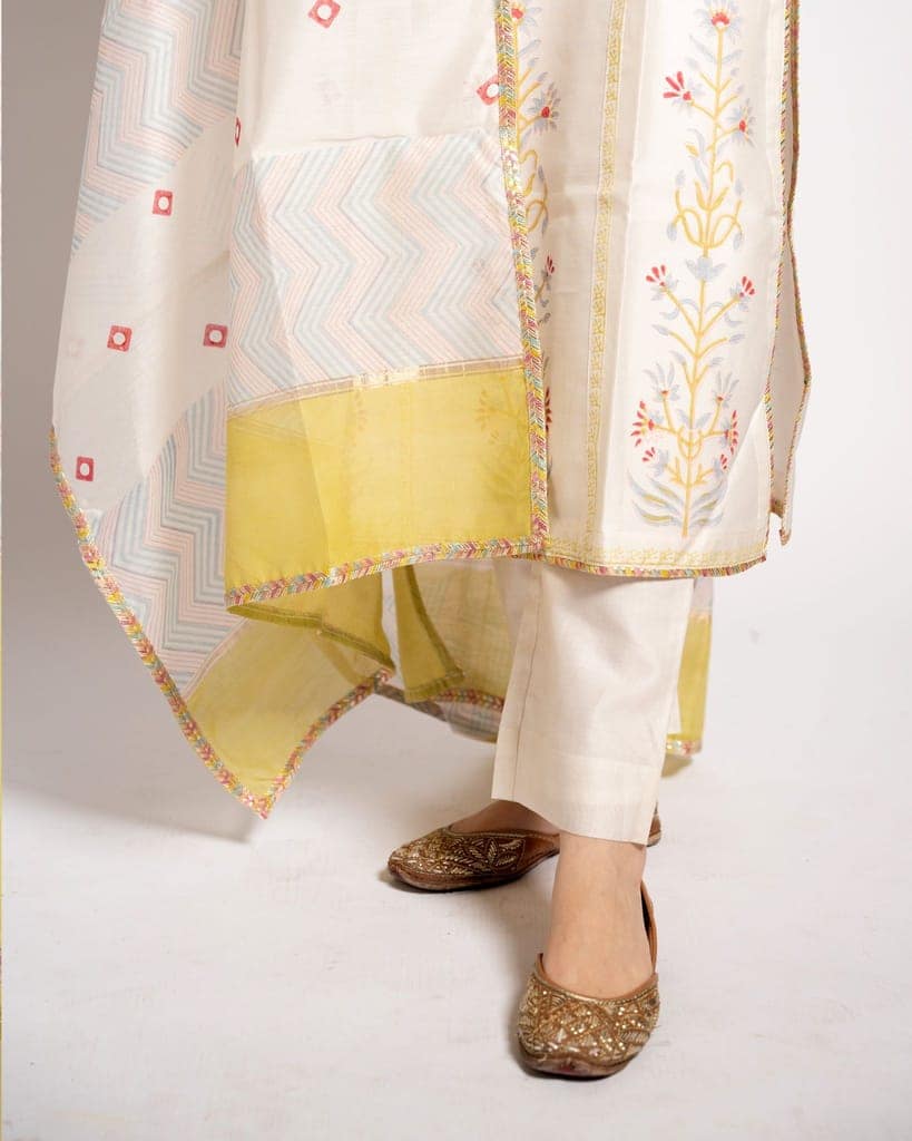 White Chanderi Kurta Set by Aagaaz Jaipur view 4