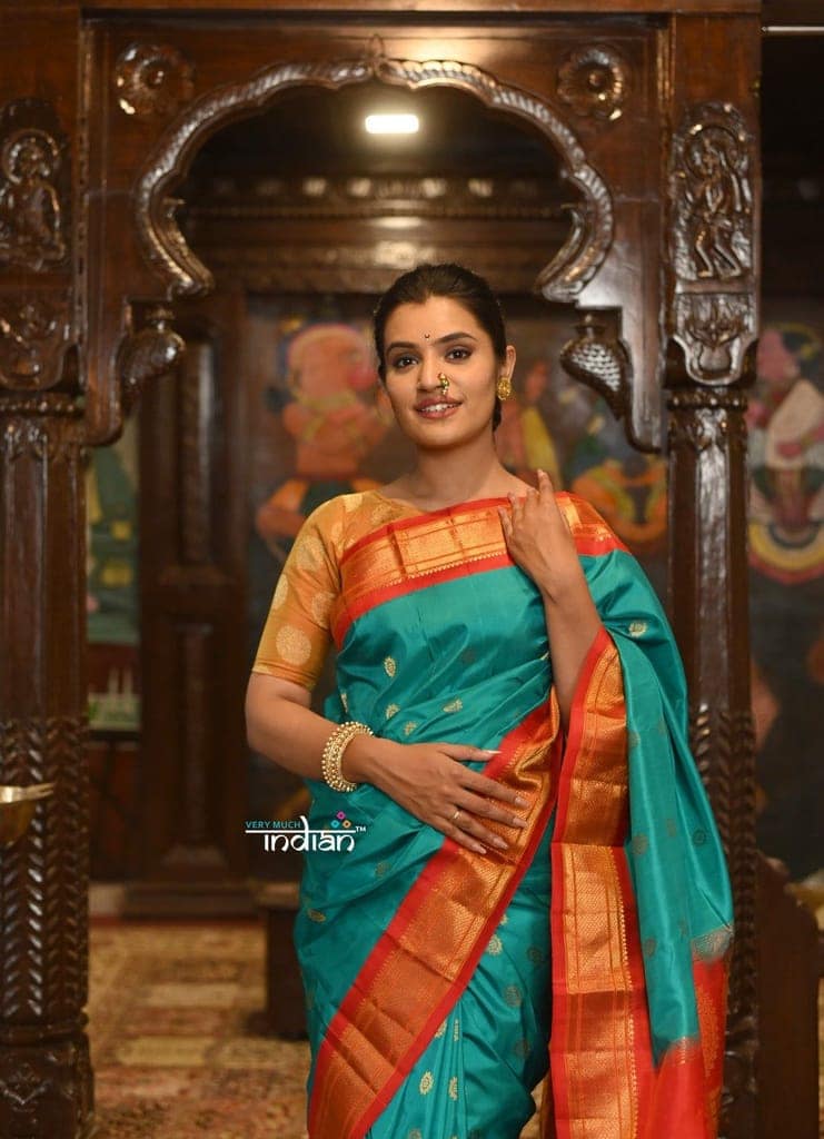 Rajsi ~ Authentic Pure Silk Handloom Maharani Paithani - Blue Green view 4