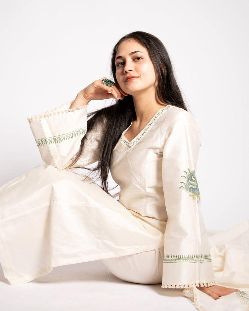 Chanderi White Kurta Set by Aagaaz Jaipur view 4