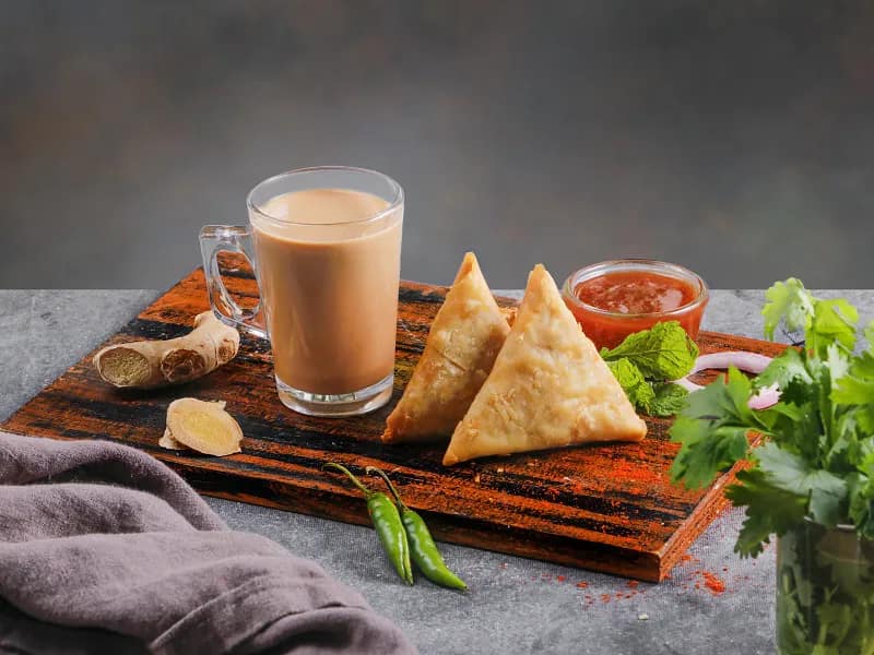 Ginger Chai + Chicken Kheema Samosa (1 Pcs)