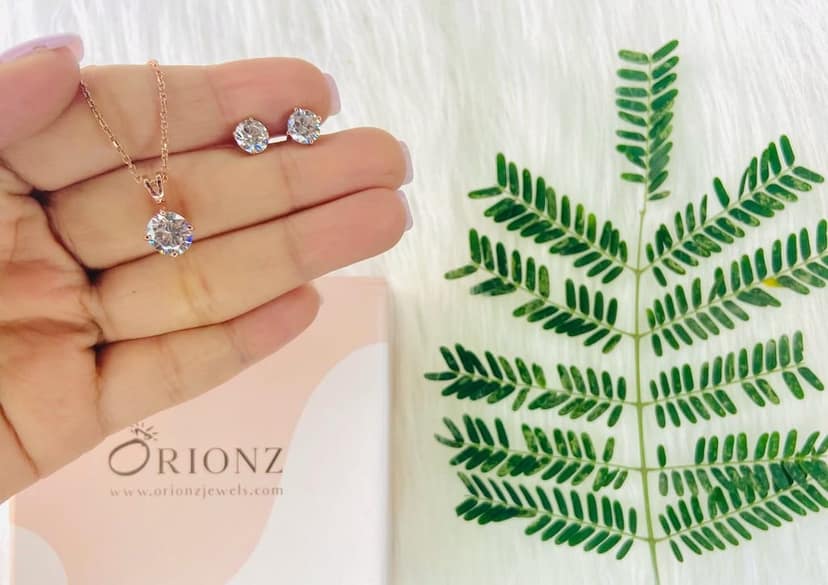 Timeless Round Solitaire Set view 5