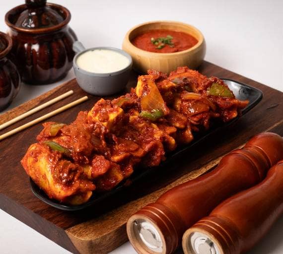 Veg Paneer Chilli Garlic Pan Fried Momos [6 Pcs]