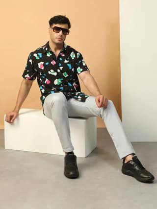 Vibe Black Abstract Print Collared Short Sleeve Men Oversized Shirt